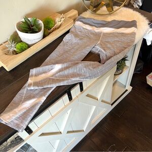 Lululemon Cropped Leggings Mid Rise Gray & White Size 8 #641
